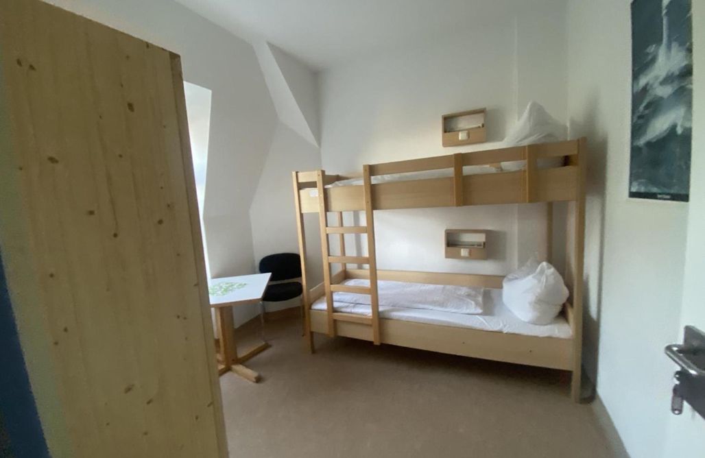 AlohaCamp Zimmer 201 = klassisches Vierbettzimmer (4 Betten) 2