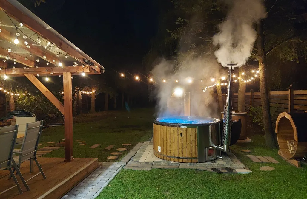 Détente profonde Forêt d'épicéas Sauna & Jacuzzi 3