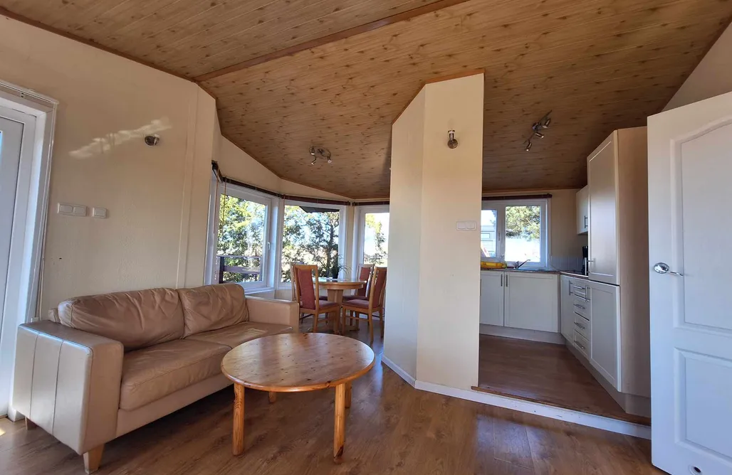 AlohaCamp Malwa domek nad wodą 4