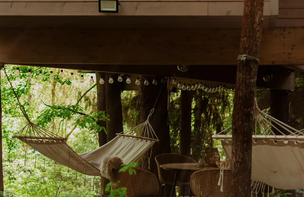 noclegi AlohaCamp Domek na drzewie Kryjówka 5