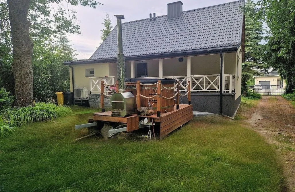 noclegi AlohaCamp Domek z jacuzzi Pod Starym Dębem 5