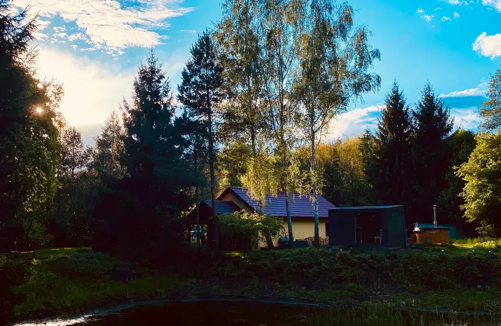 Pokoje z Jacuzzi Daleko od szosy 2