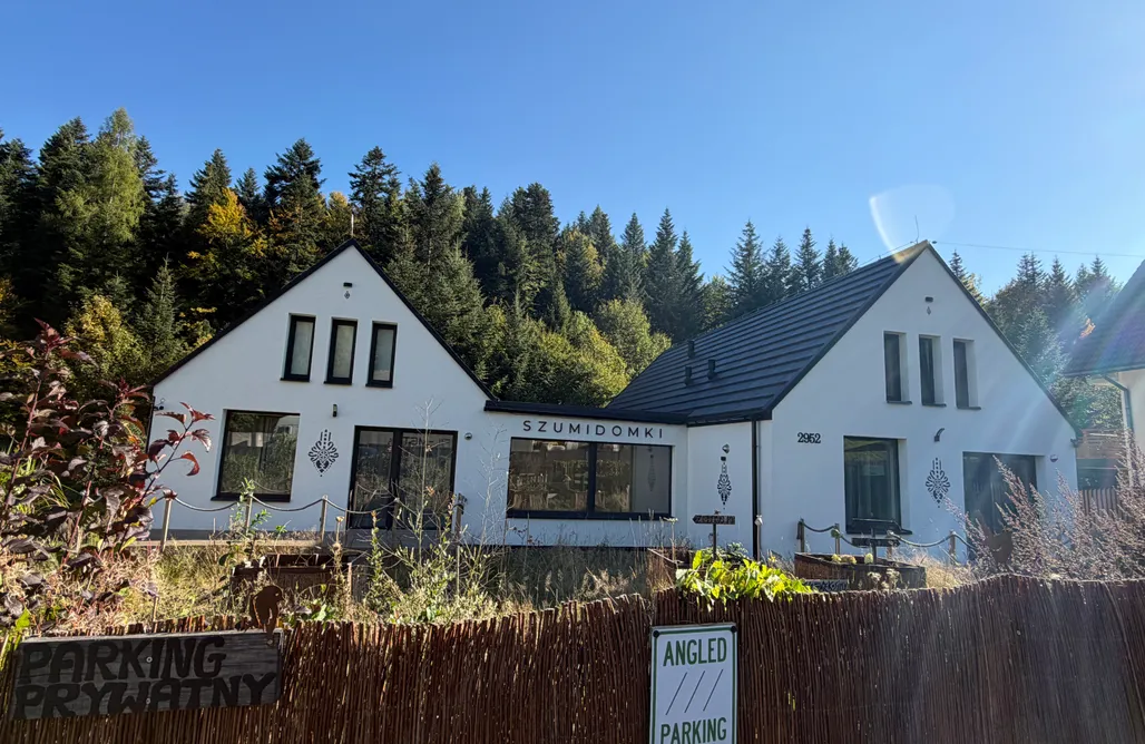 Hébergement AlohaCamp Szumichatka et Szumidomki - cheminée, sauna, bain nordique, jacuzzi, ruisseau, forêt 1