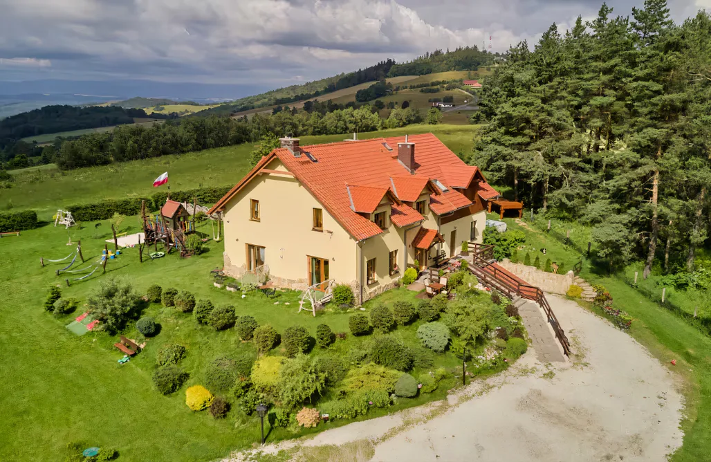 Lubawka noclegi Górskie Schronienie Apikraina 3