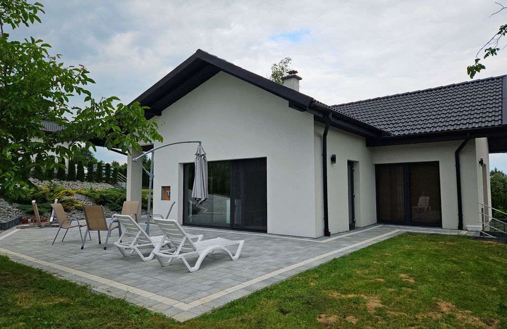 Jezioro Rożnowskie Noclegi Domek z jacuzzi Cztery Pory Roku 1