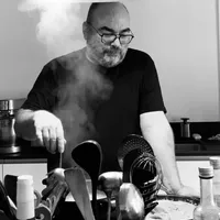 FREDERIC gospodarz Domaine de Grave – Pokoje gościnne & basen blisko Mirepoix
