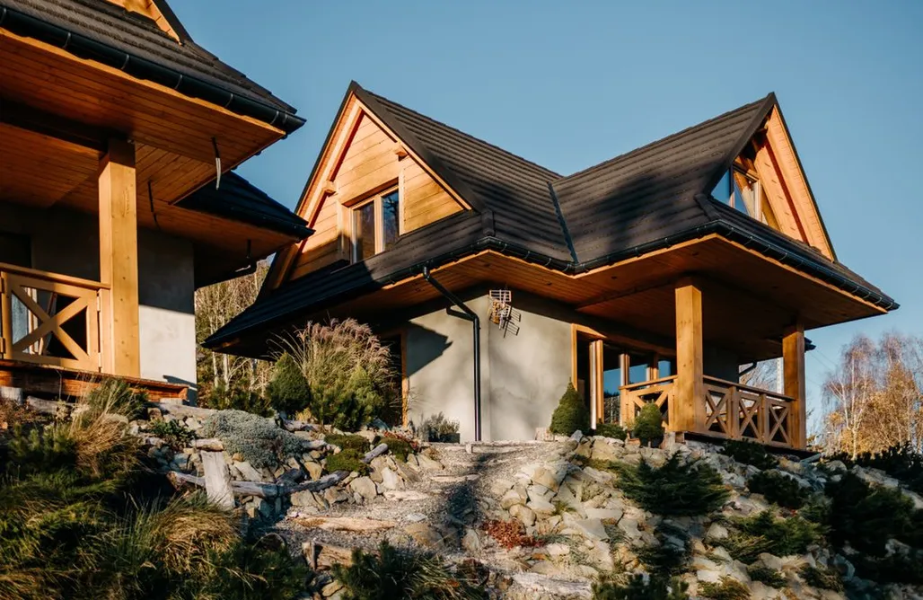 Domki Nad Jeziorem Żywieckim Beskidzka Kępa Szczyrk - domek z balią i pięknym widokiem na góry 2