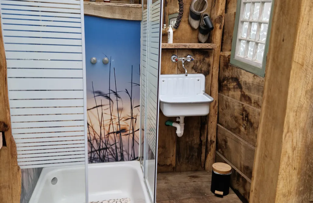 AlohaCamp Himmelszelt Glamping-Zelt auf einer erhöhten Plattform 1