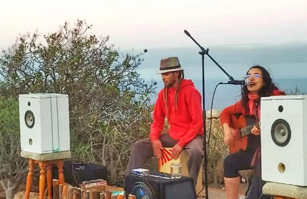 Unterkunft AlohaCamp Tiny Cob House en Plantamor 1