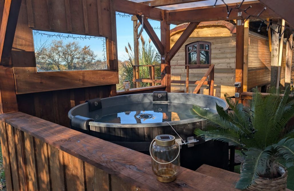 Tiny House Spain La roulotte de Fichous avec bain nordique 3