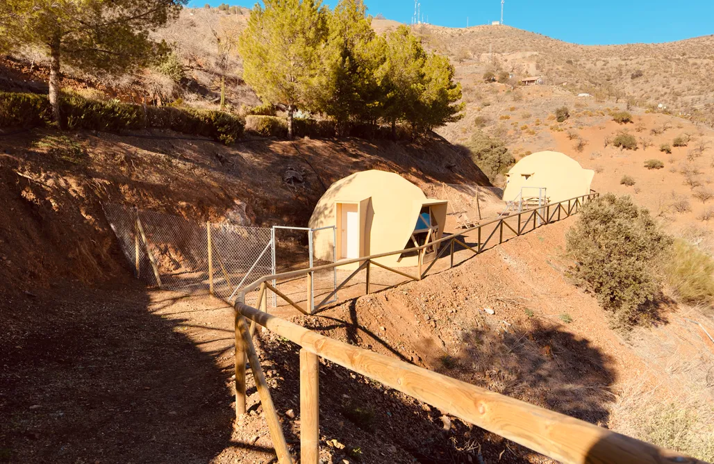 AlohaCamp Domo Love  1