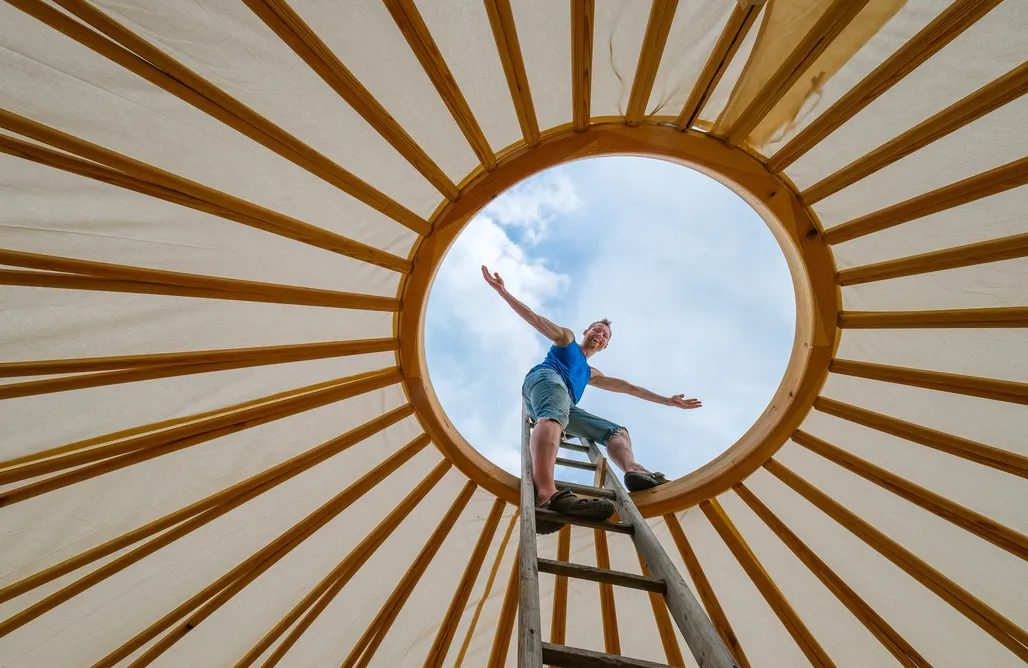 AlohaCamp Kunterbunthof – Blaue Jurte unter Tannen (1 - 3 Pers.) 2