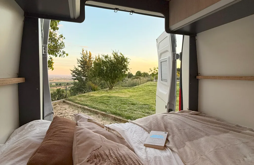 alojamientos AlohaCamp Camper Van en Barcelona: Nomad4 Esterri 5