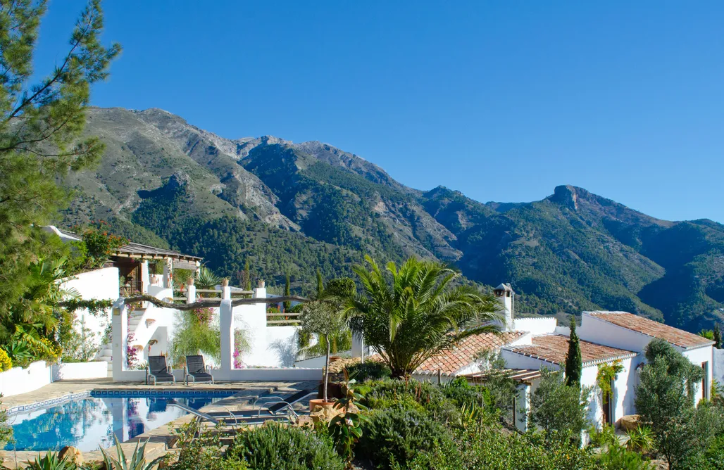 AlohaCamp accommodation The Hunting Lodge at El Carligto 2