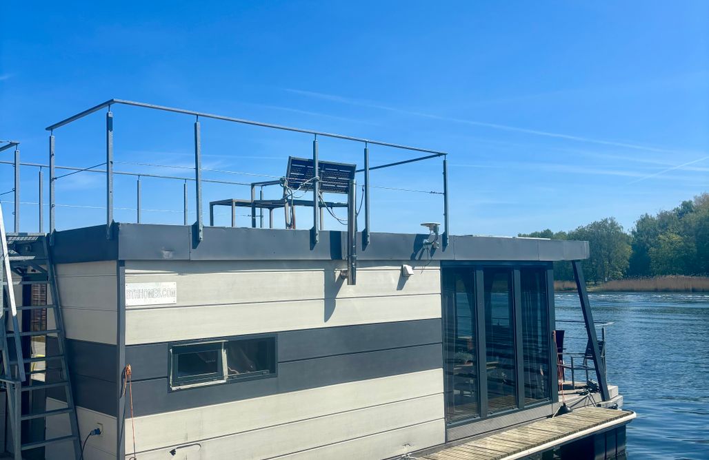 AlohaCamp Dom na wodzie Morgan 2