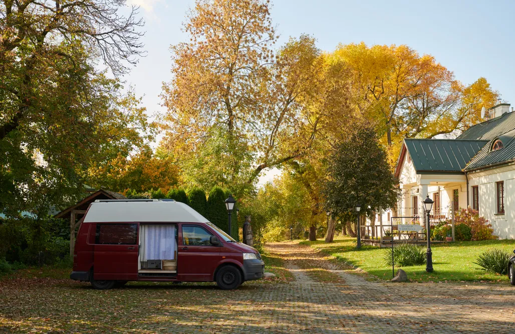 Miejsca kamperowe i namiotowe Dwór Mościbrody AlohaCamp