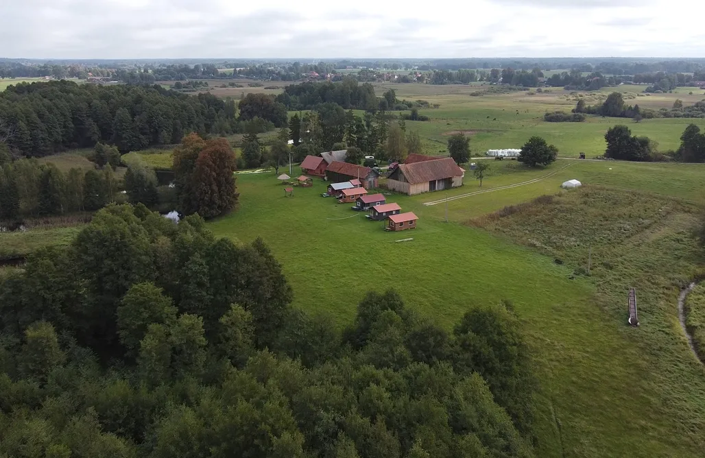 Pole Namiotowe Mikołajki Miejsce kamperowe i namiotowe - Bocianie Gniazdo 1