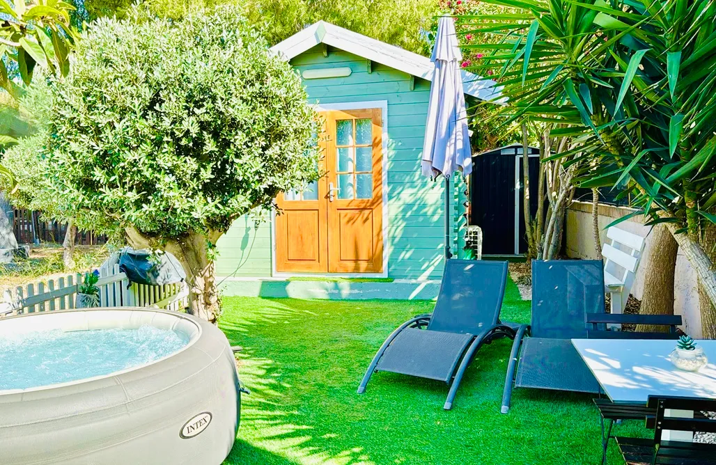 AlohaCamp Tiny House Deluxe en la Huerta con Jacuzzi 1