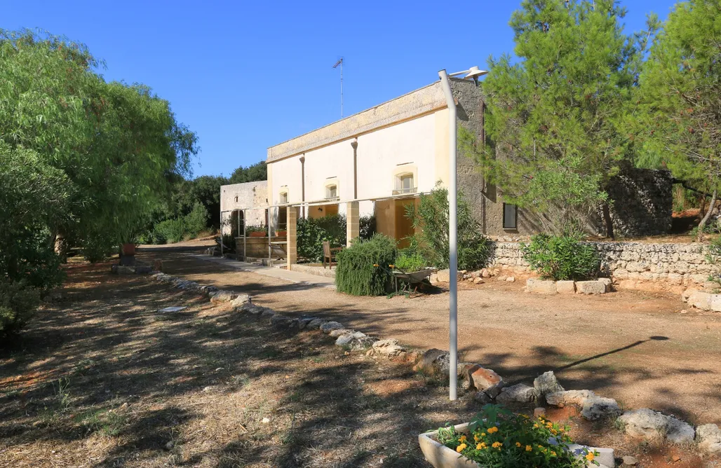 AlohaCamp accommodation Antica Masseria Pescu 4