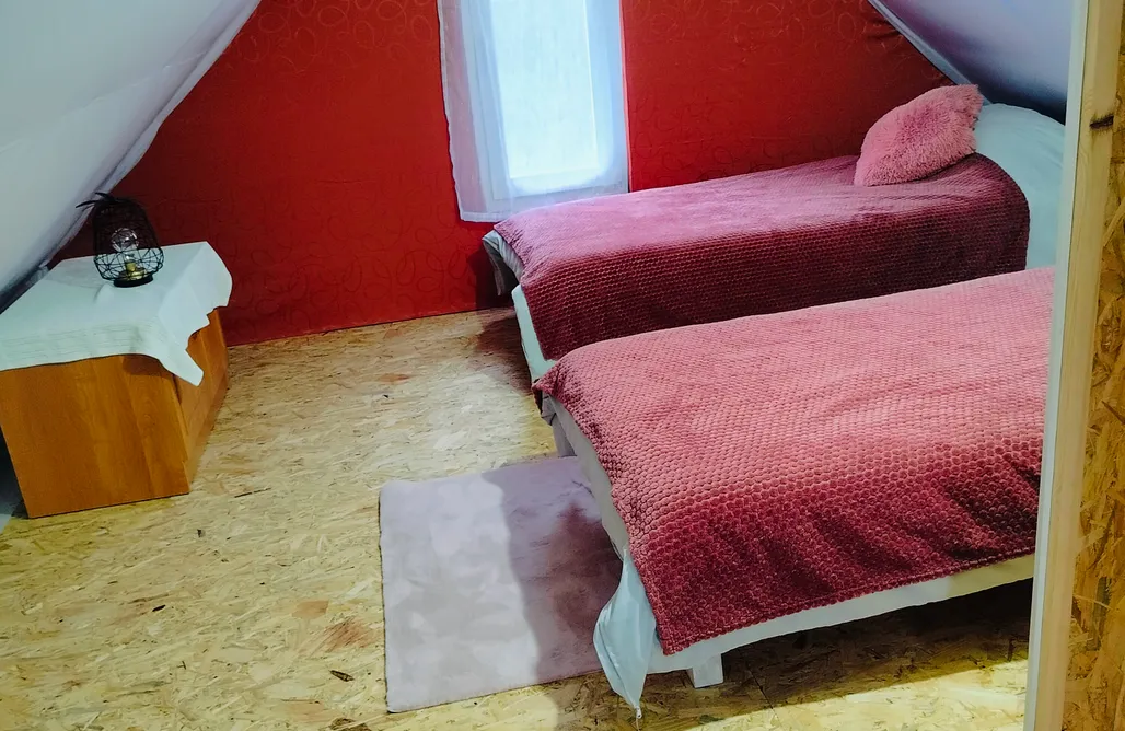 AlohaCamp Chata z Pary 4