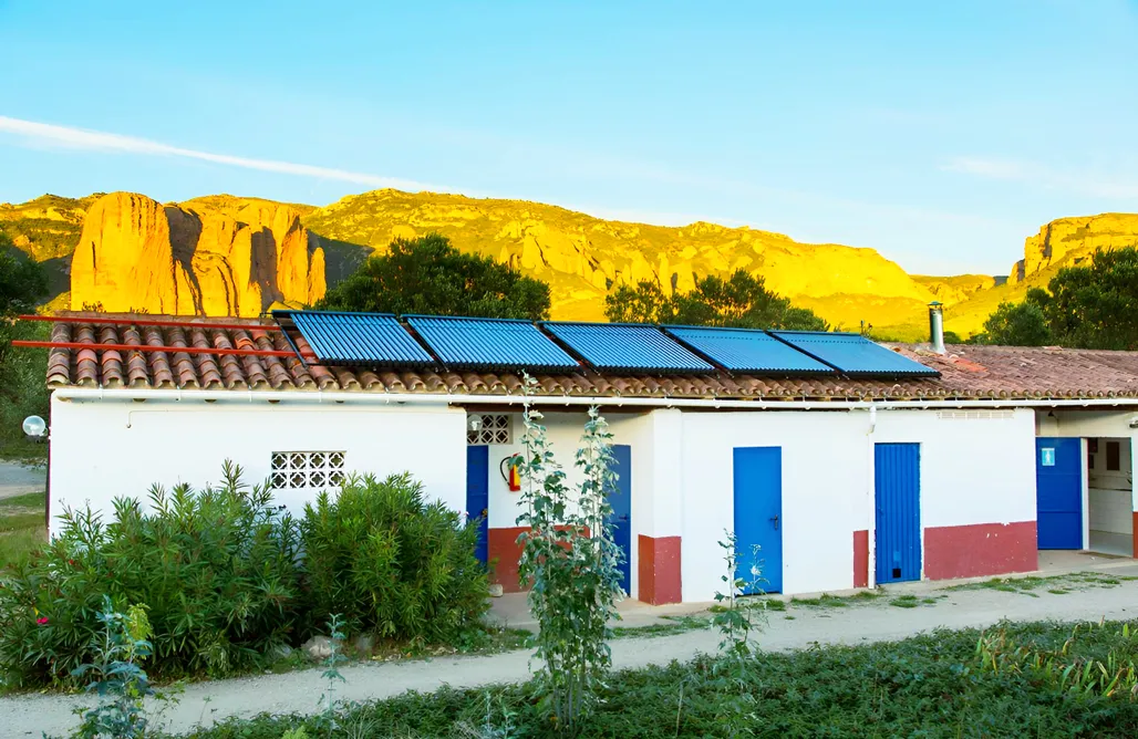 Camping Holidays Spain Camping Armalygal - Sitios para caravanas, autocaravanas y tiendas 1