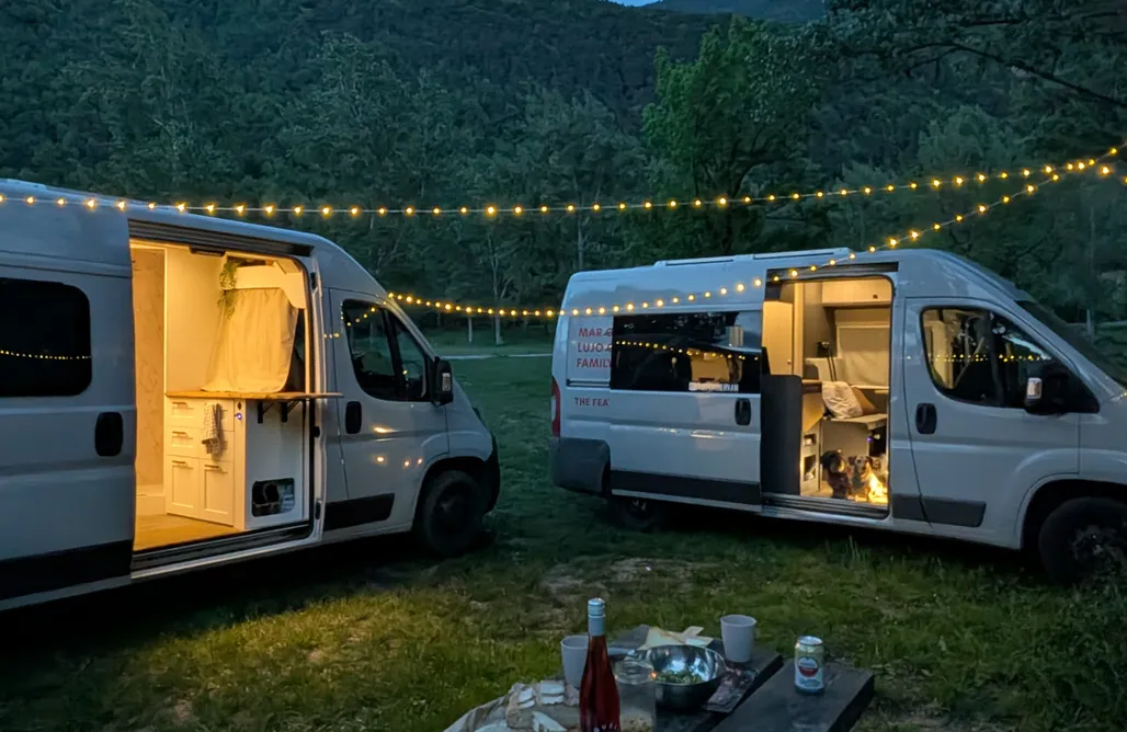Fin De Semana Romántico Catalunya Camper Van en Barcelona: Nomad4 Esterri 2