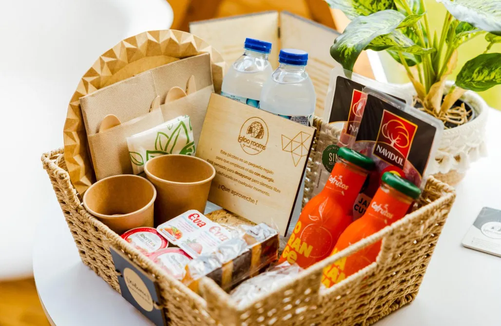 alojamientos AlohaCamp Igloo Rooms 1