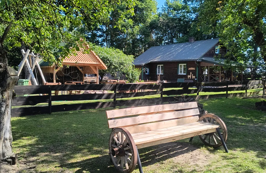 Gospodarstwo agroturystyczne Alpaki Pituchówka  AlohaCamp