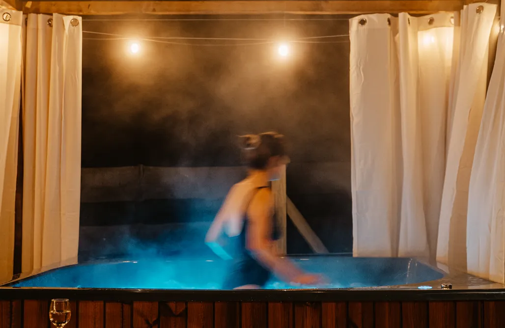 noclegi AlohaCamp Sarnia Łąka domki z prywatnym jacuzzi  4