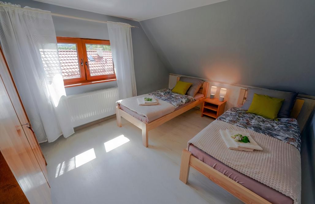 AlohaCamp Chatka Czarny Bocian 4