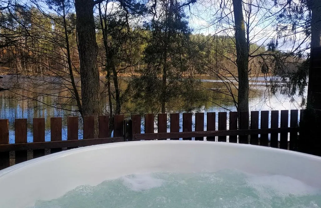 Rusinowo noclegi Nad brzegiem jeziora Korzybie 2