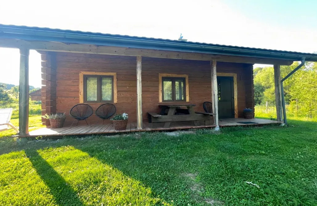 alojamientos AlohaCamp Bieszczady Domki w Dolinie Sanu 1