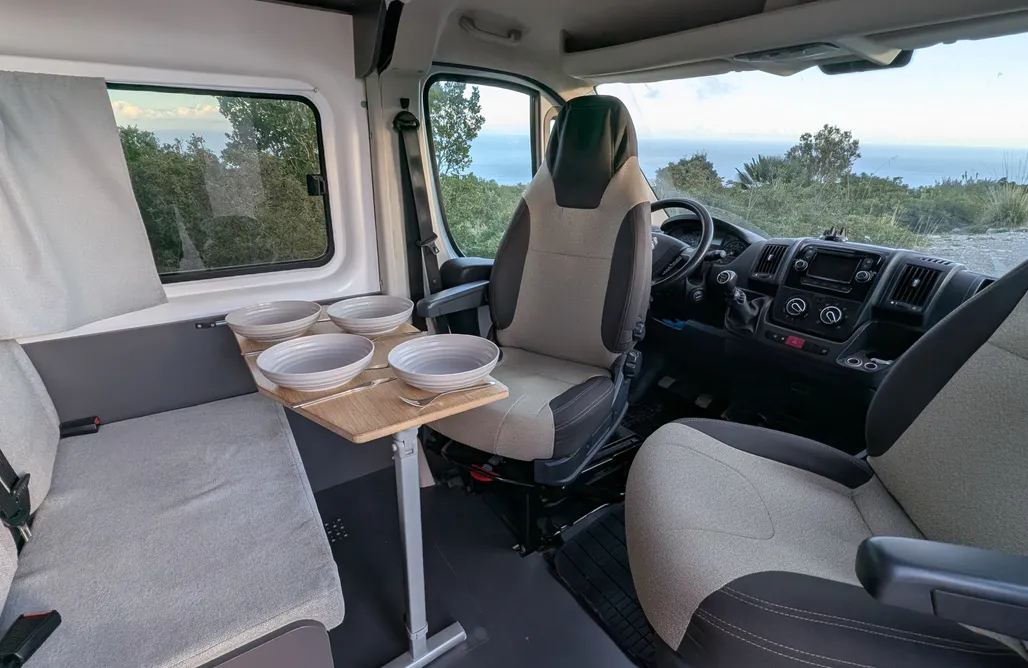 AlohaCamp Furgoneta Camper Nomad4 Esterri 2