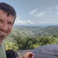 Richard Gastgebe Entspannung im Zirkuswagen