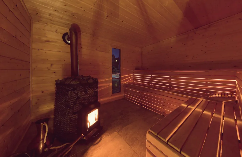 Alloggi AlohaCamp Nad Narvią - Dom na drzewach 1