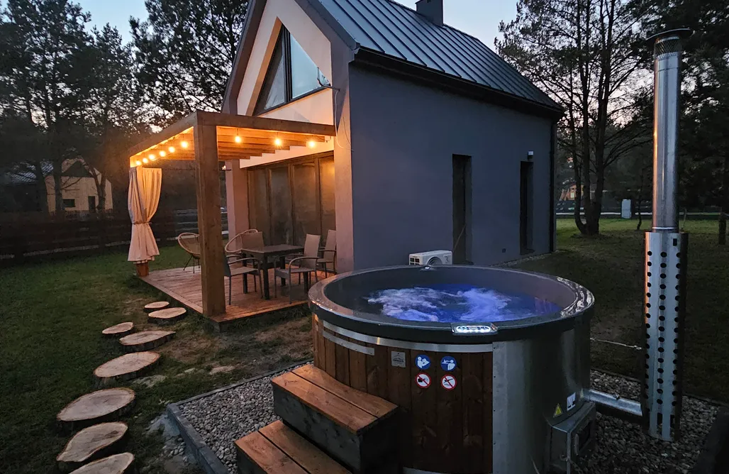 AlohaCamp Dom Family z prywatnym Jacuzzi i kominkiem, blisko jeziora, ogrodzony, SPA, kajaki 4
