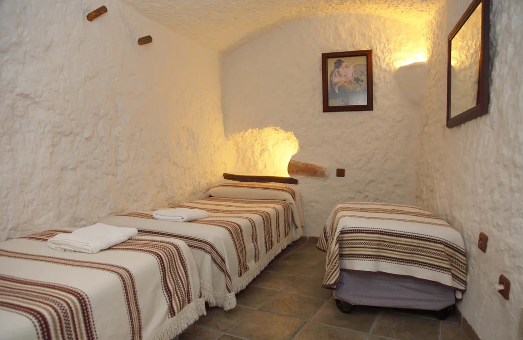 alojamientos AlohaCamp Cuevas Atalaya: Cueva Grande 5