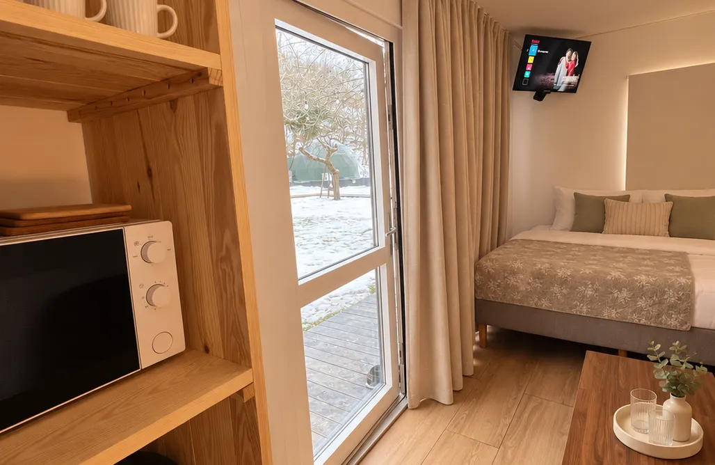 noclegi AlohaCamp Domek Holenderski z prywatnym jacuzzi 5