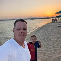 Maciej gospodarz Dom w Puszczy z ruską banią 