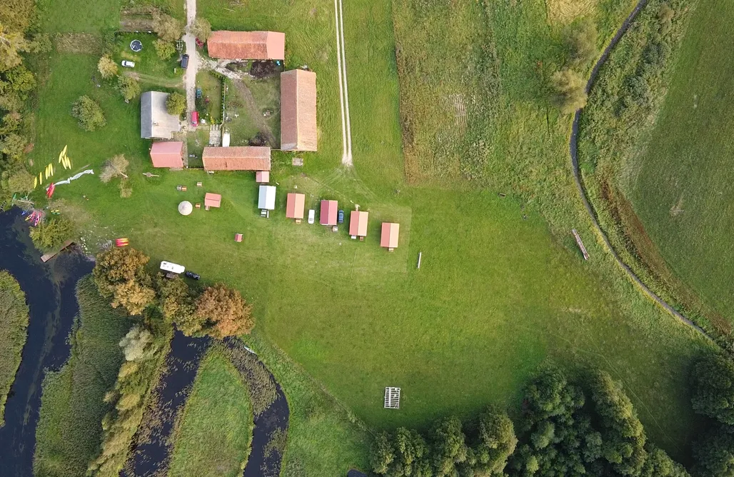 Pole Namiotowe Mikołajki Miejsce kamperowe i namiotowe - Bocianie Gniazdo 2