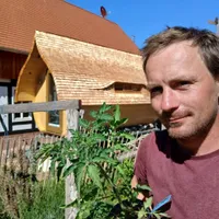 Tobias Gastgebe Autarkes Micro-Ferienhaus