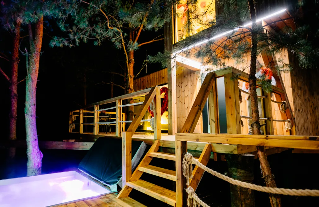 Childlike curiosity In Love in the Forest. Private SPA - Treehouse 3