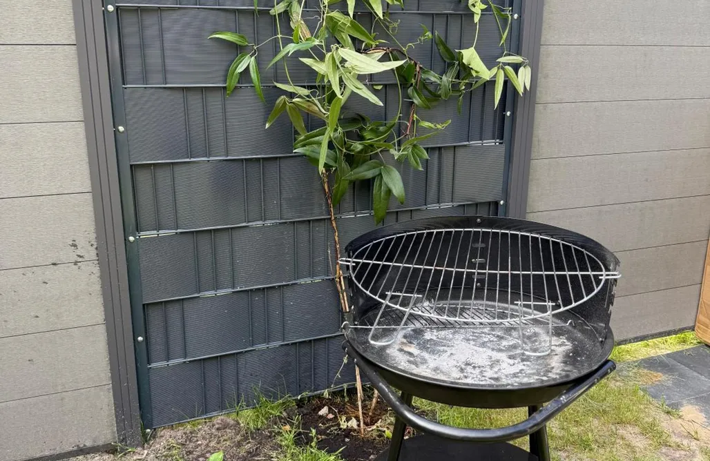 AlohaCamp accommodation Schlaffass Natursee-Chalet 1