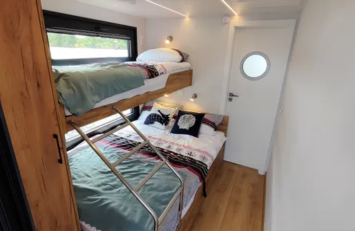Zdjęcie obiektu Houseboat 7 os pływający dom Water King apartament na wodzie