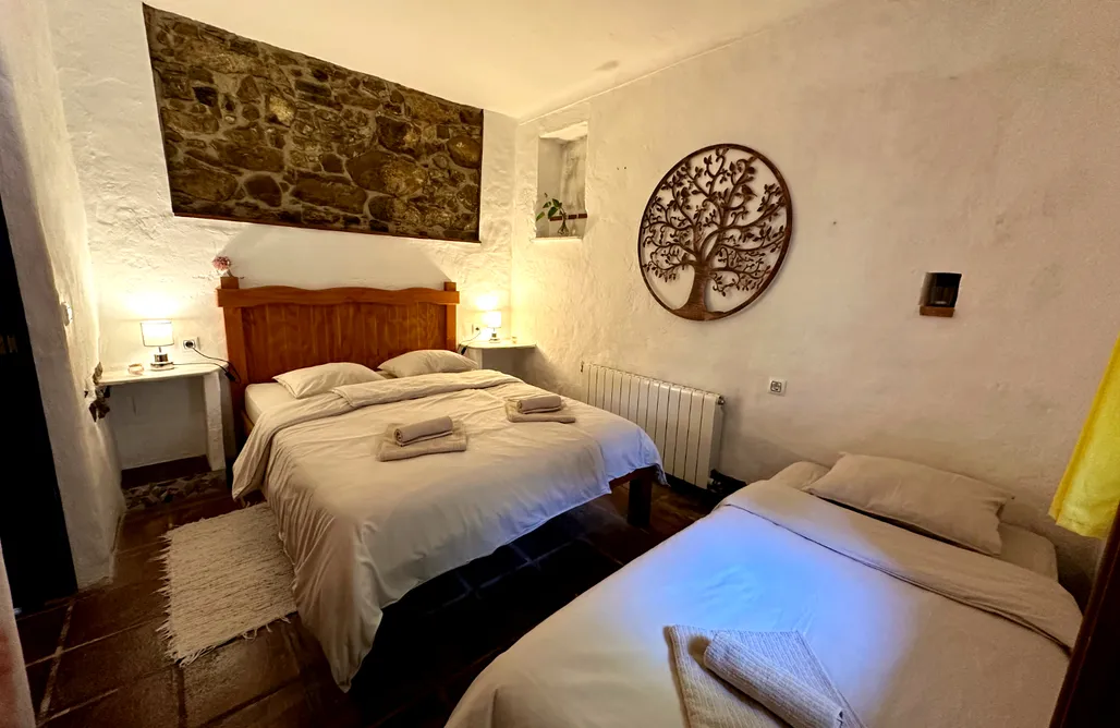 AlohaCamp Cinco Lunas Room 3 4