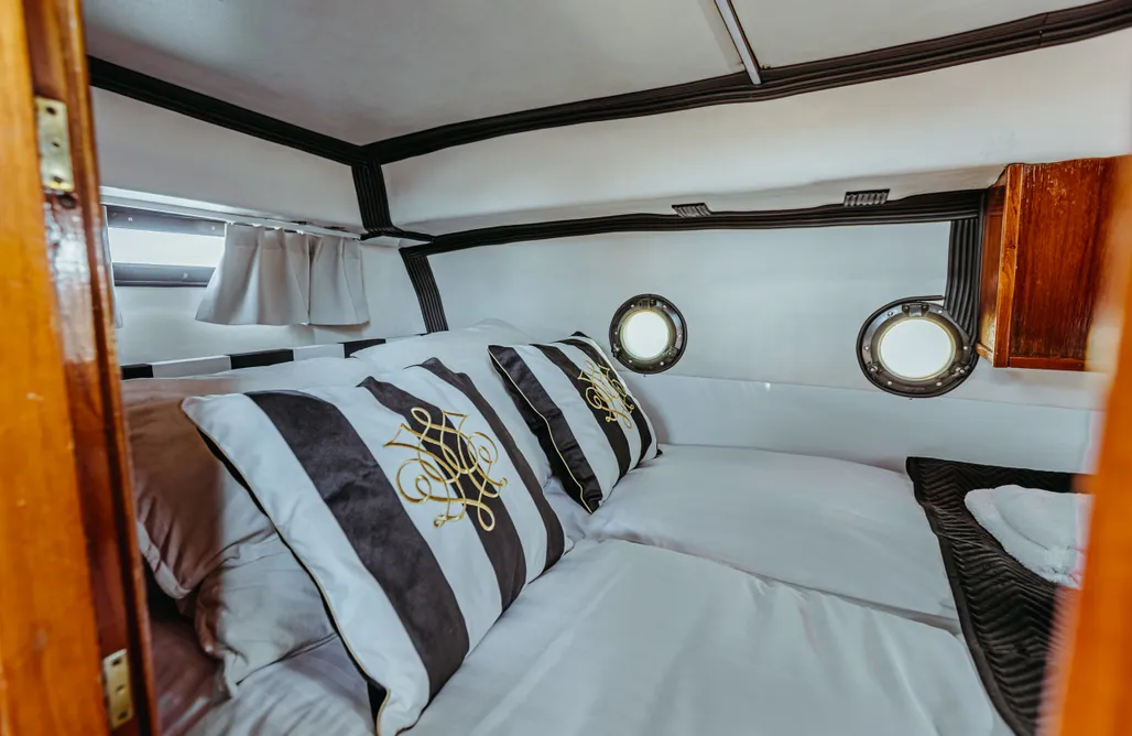 AlohaCamp Yacht 3 - z prywatnym rowerkiem wodnym i deskami SUP 3