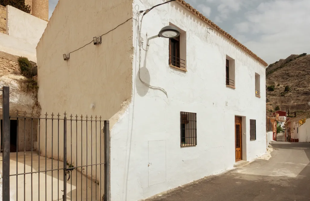 Alojamiento en Aielo de Malferit Casa-cueva entera. Ideal para grandes grupos. 3