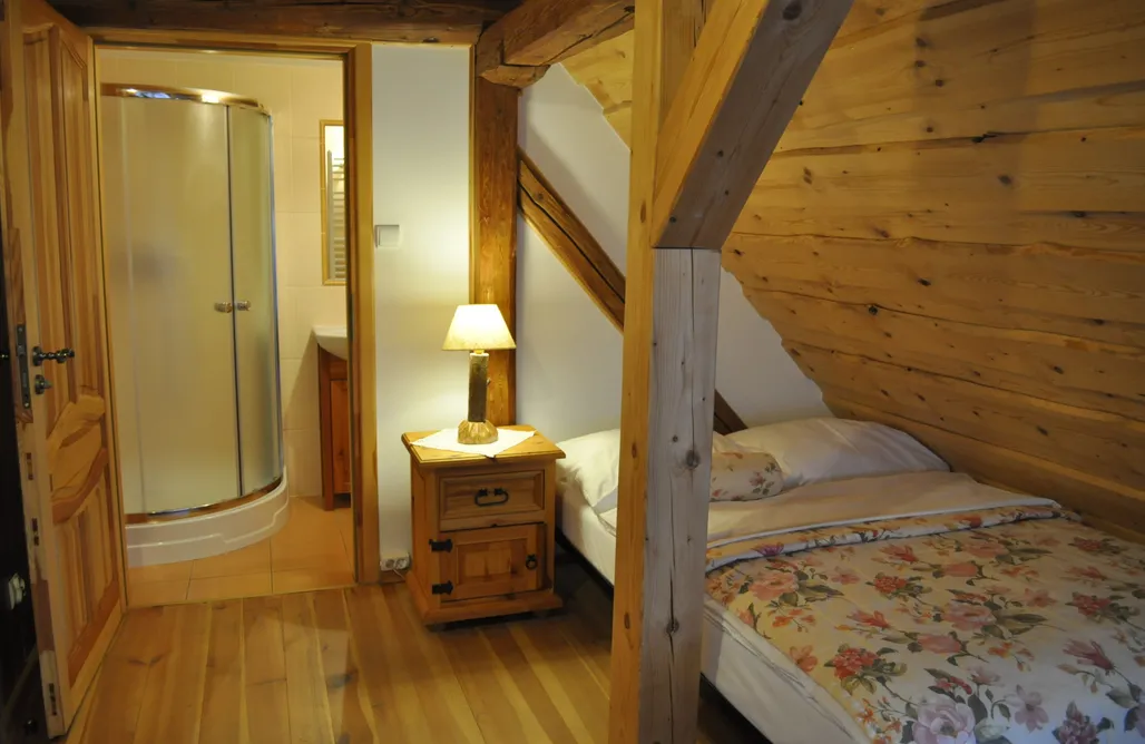 AlohaCamp Pokój trzyosobowy z łazienką nr 2 4