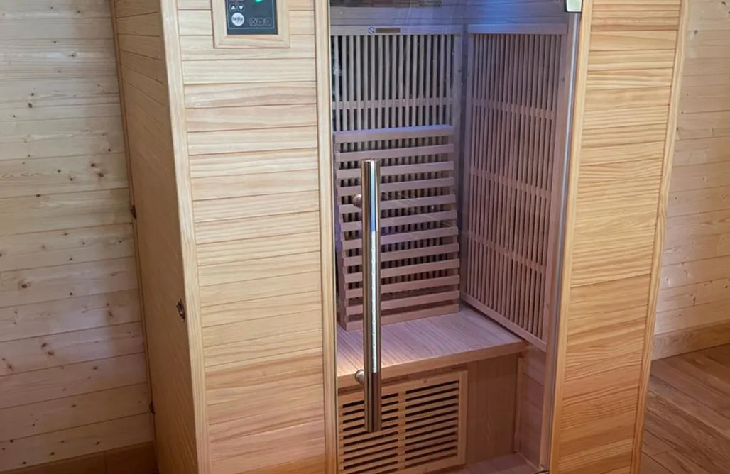 Hébergement AlohaCamp Suite climatisée de 120 m2 avec spa de nage 1