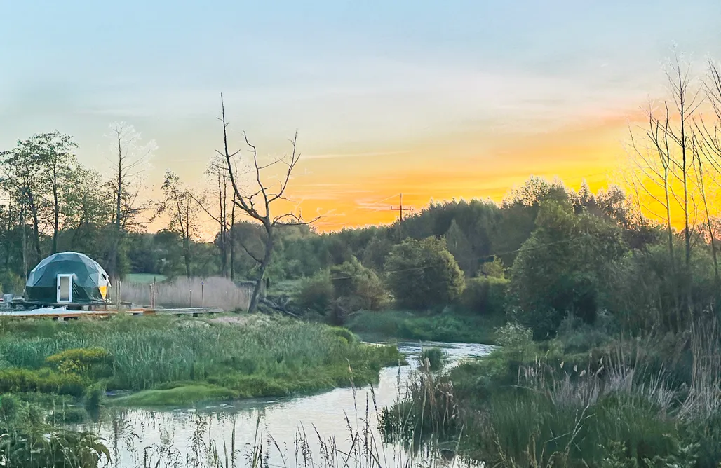 Drohiczyn noclegi Luxury Glamping z  prywanym jacuzzi -spa  przy rzece 2